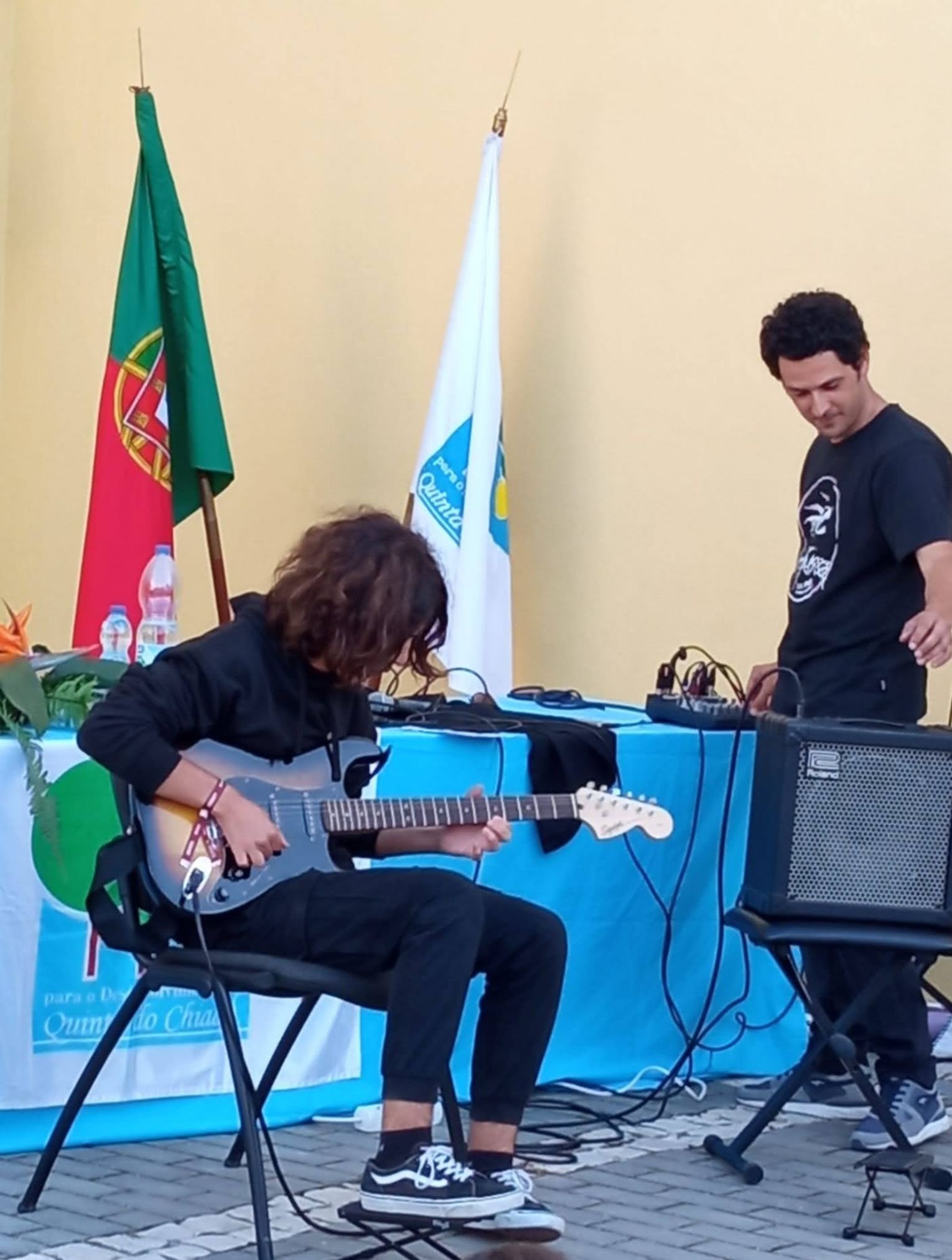 adqchiado-guitarra2-gal (2)