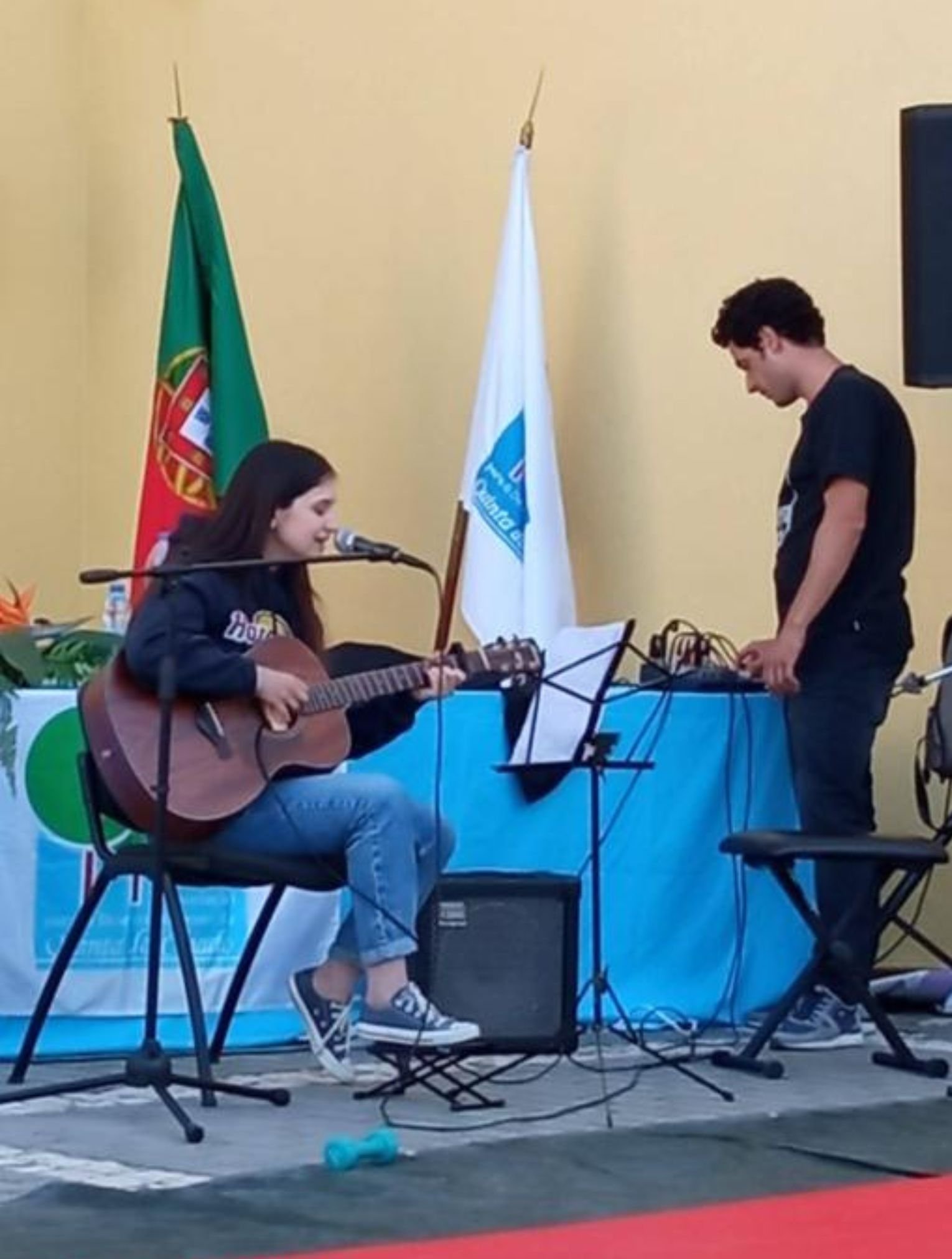 adqchiado-guitarra2-gal (4)